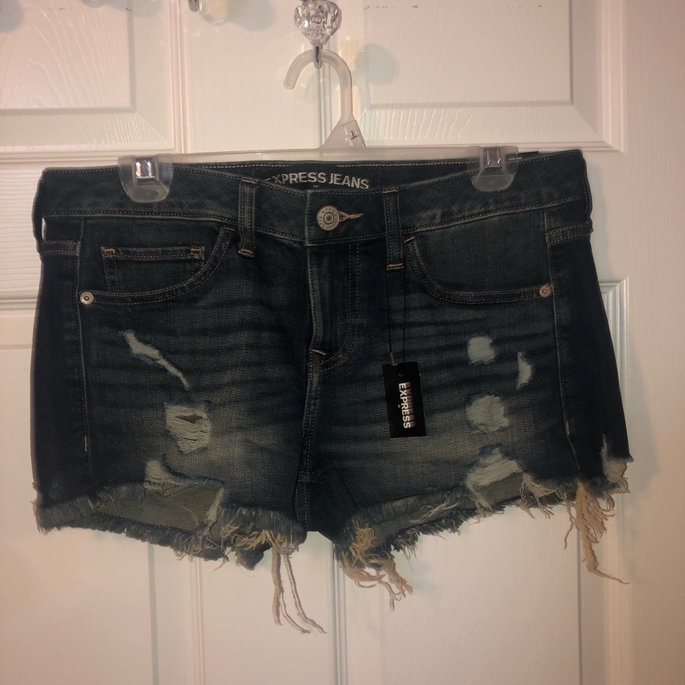 Dark wash express jean shorts size 6